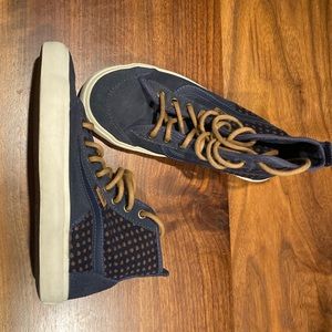 Women’s high top Vans size 5